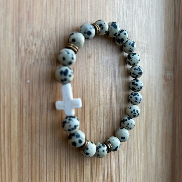 White Cross Dalmatian Jasper Beaded Bracelet - Picture 7 of 9